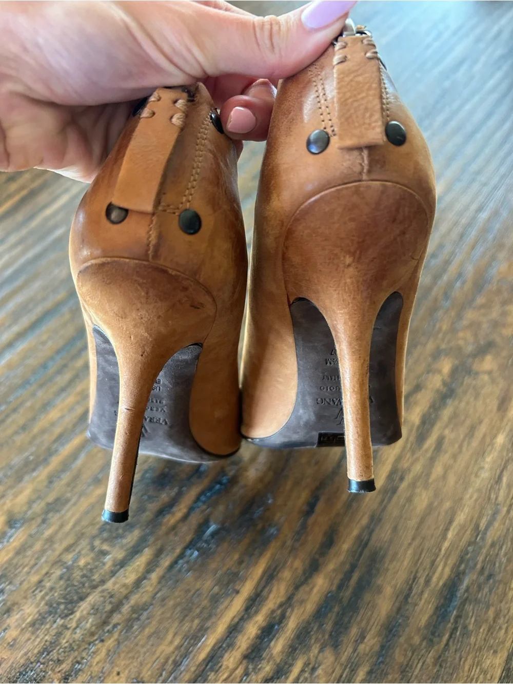 Vera Wang Leather Classic Warm Brown Back Zipper Stiletto Heels Size 6.5